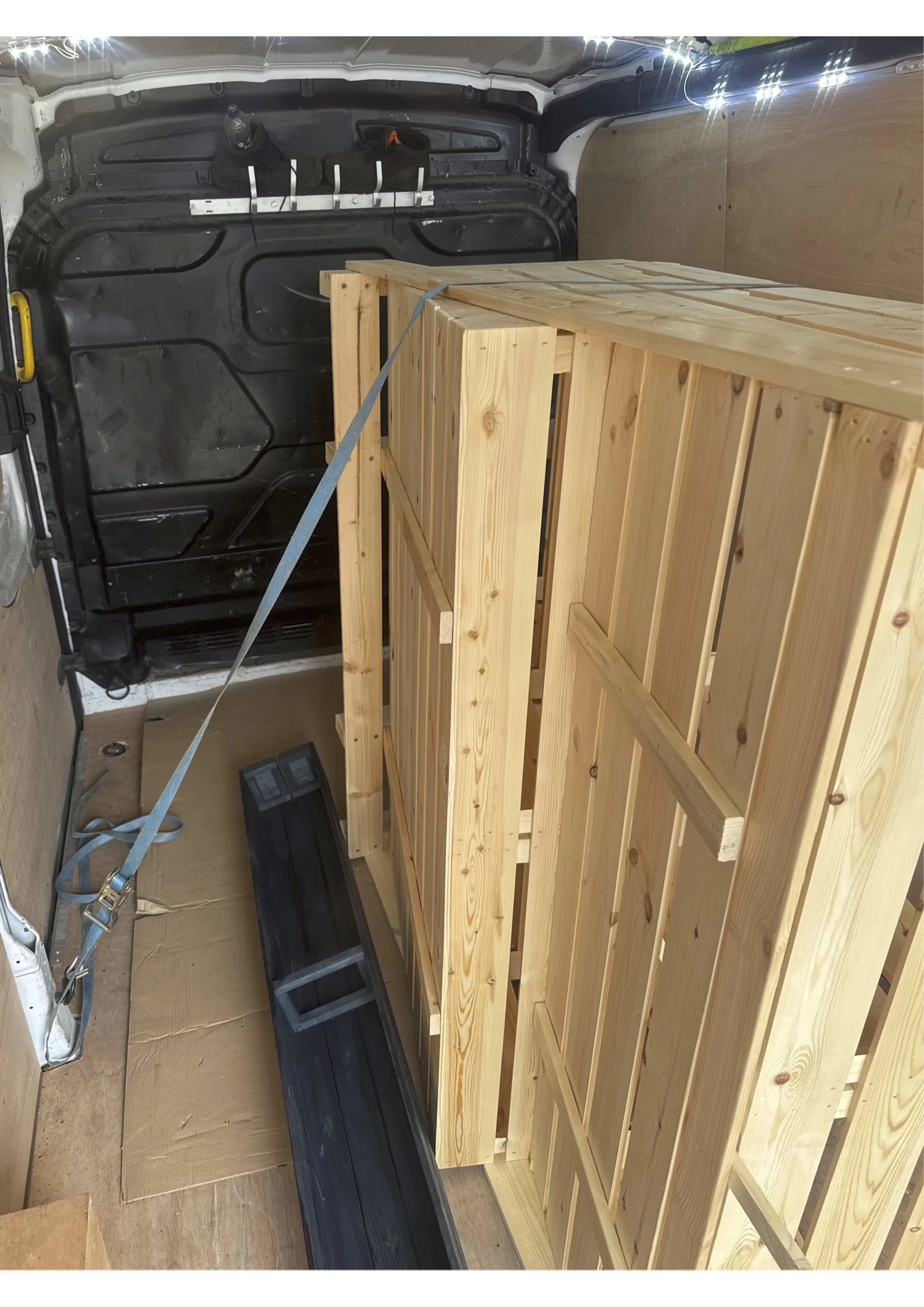 aaa-couriers-fragile-wooden-shed-delivery