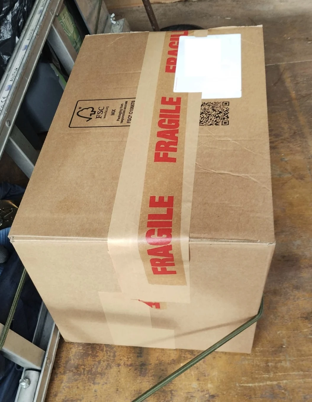 aaa-couriers-hull-fragile-box-professional-same-day-delivery-specialists-east-yorkshire